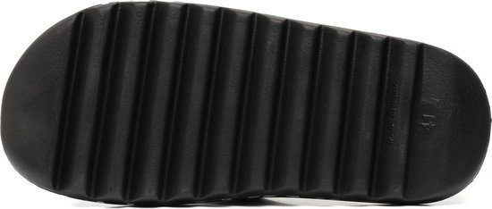 Gareth & Lucas The Seventy-Four Slippers - Sports d'hiver - Taille 36 - Chaussons de bain EVA unisexe - Zwart