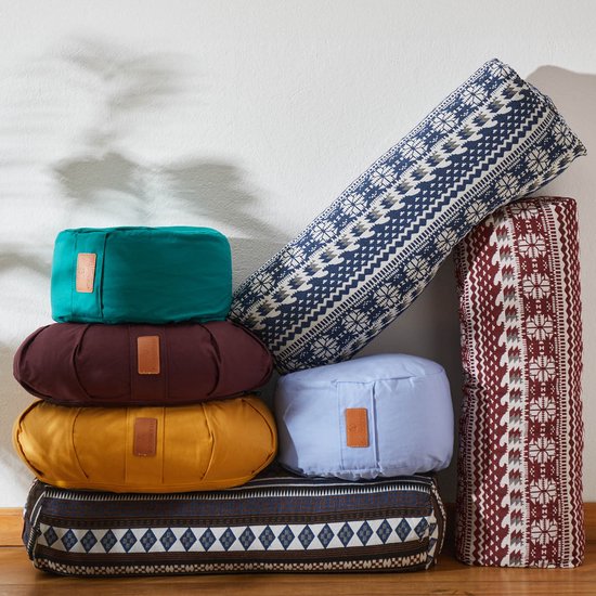 #DoYourYoga Cilindrisch yogakussen | 68 cm x 22 cm | Gevuld met biologische speltkaf of biologische boekweitdoppen (KBA) | Wasbare hoes | Yogakussen & meditatiekussen | Zafu-kussen voor Yin Yoga van #DoYourYoga — afbeelding 5