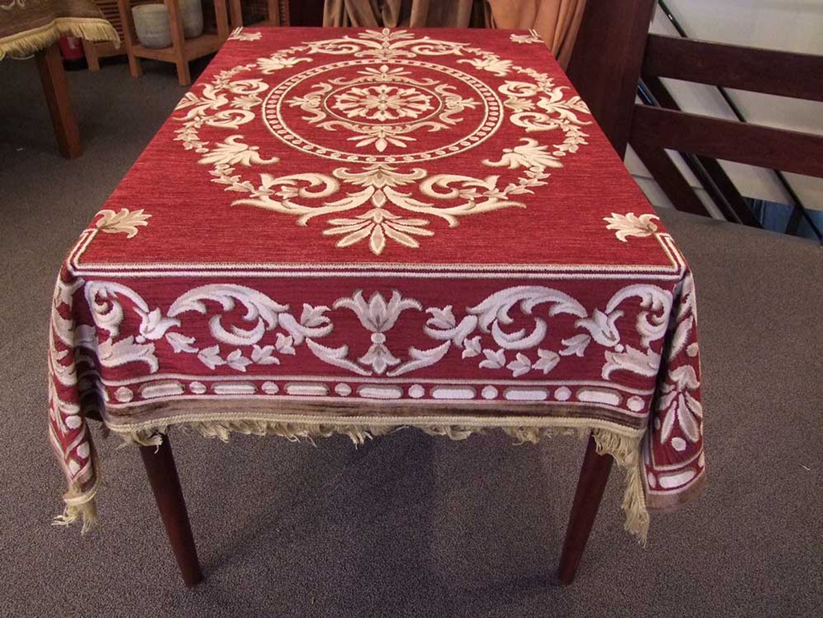 Tafelkleed Julia - rood - 140x170 cm - met franjes - klassiek - authentiek - traditioneel - vintage - retro