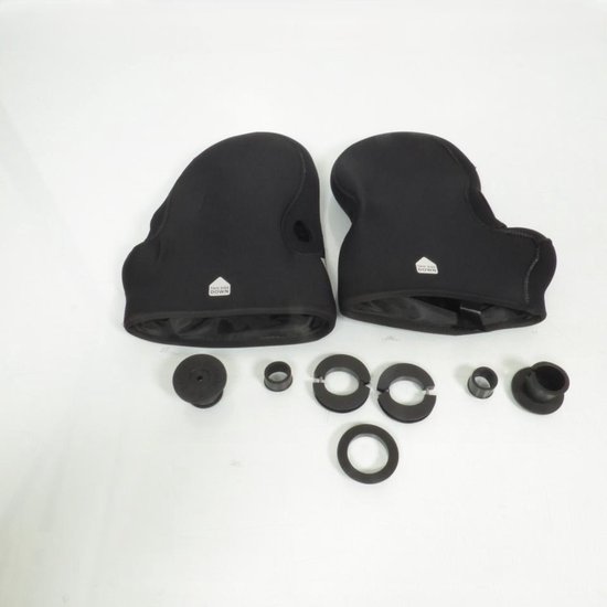 Zwarte Tucano Urbano neopreen handmoffen met diverse zwarte adapters.