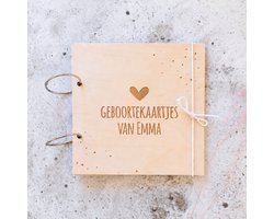Houten gepersonaliseerde bundel | Gepersonaliseerd cadeau baby | Houten bewaarbundel met naam | Geboortekaartjes bewaren | Hart