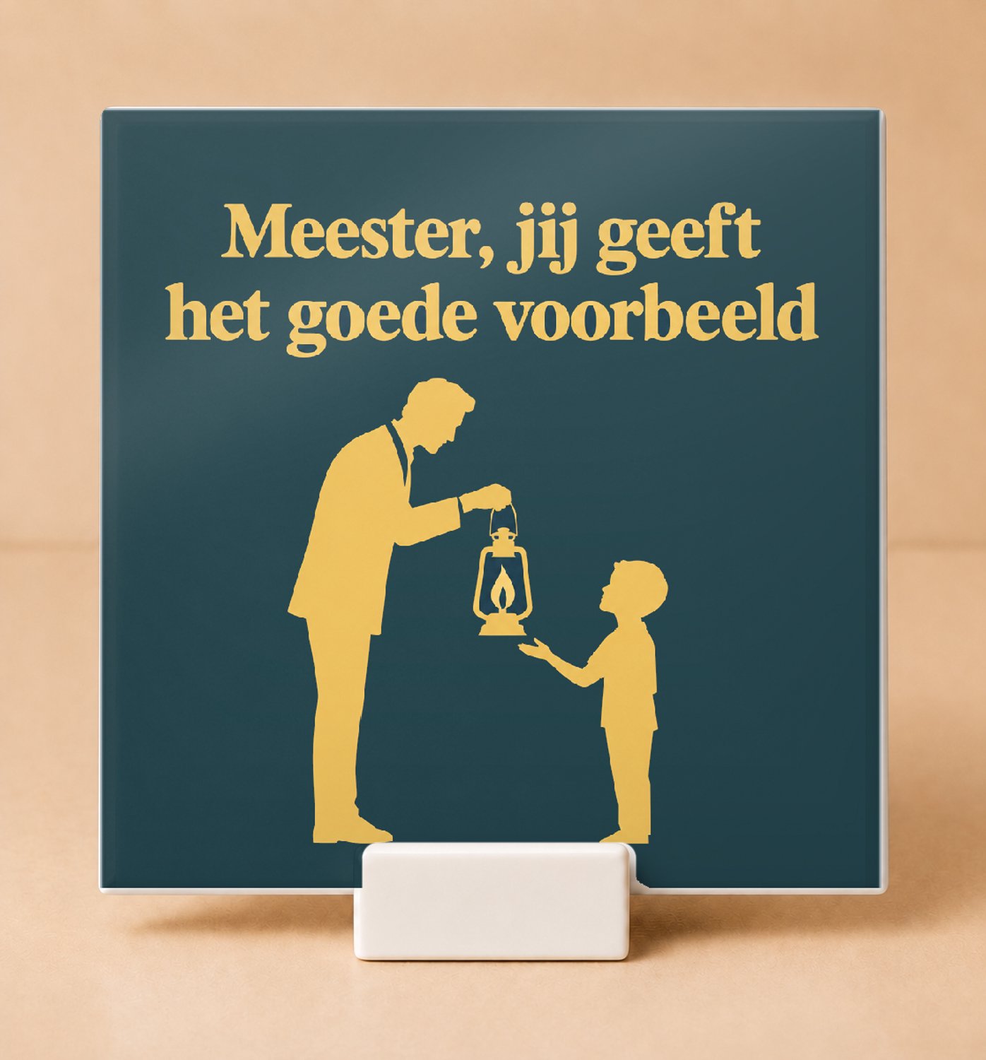 Bedruk King Retro Klasbaas Tegel – Vintage Jaren 70 Wanddecoratie met Inspirerende Quote voor Leerkrachten - 15 x 15 cm met houder Wit