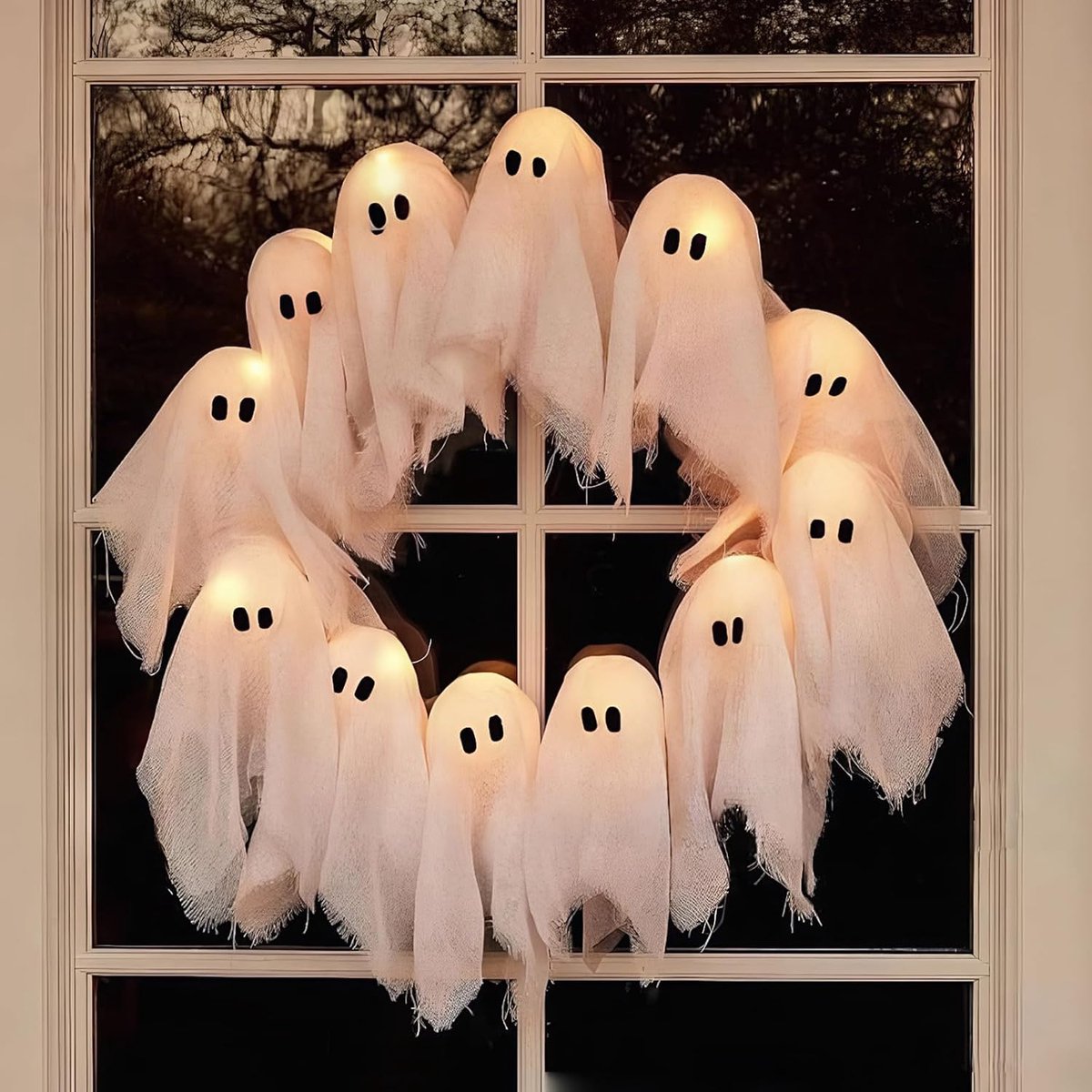 Halloween Spookkrans met Licht - 35x35 cm - Met 11 Warme LED's - Batterijgevoed - Voor Binnen en Buiten - Wit - B