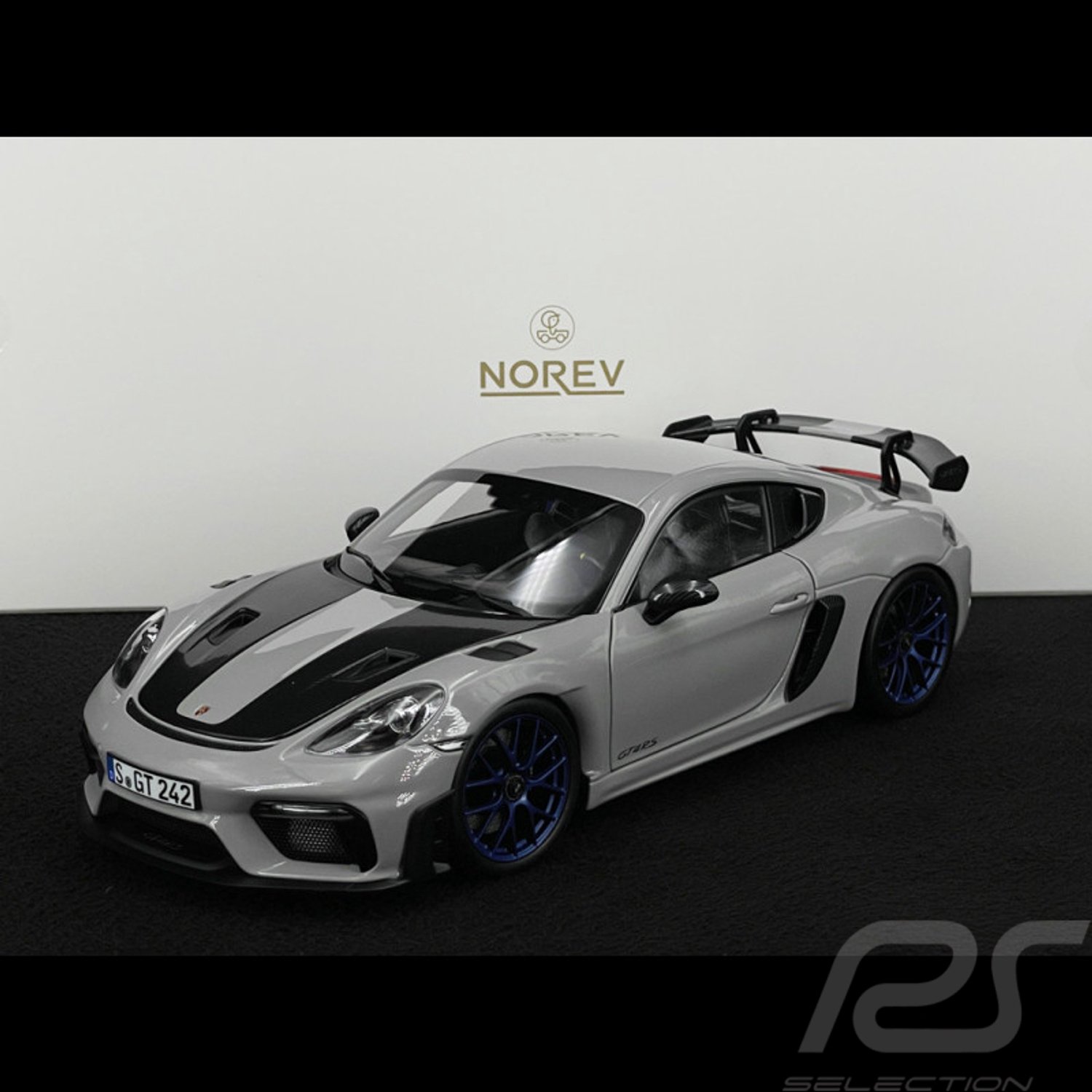 Porsche Cayman GT4 RS w Weissach Pack 2023 Chalk Grijs - Modelauto 1/18 Norev