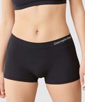 Zwarte short met zilverkleurige merknaam 'Gianvaglia Deluxe' op de tailleband.