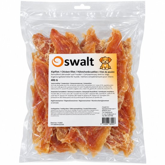 Een zak met kipfilet hondensnack, 400 gram. De verpakking toont het merk Oswalt en informatie over het product.