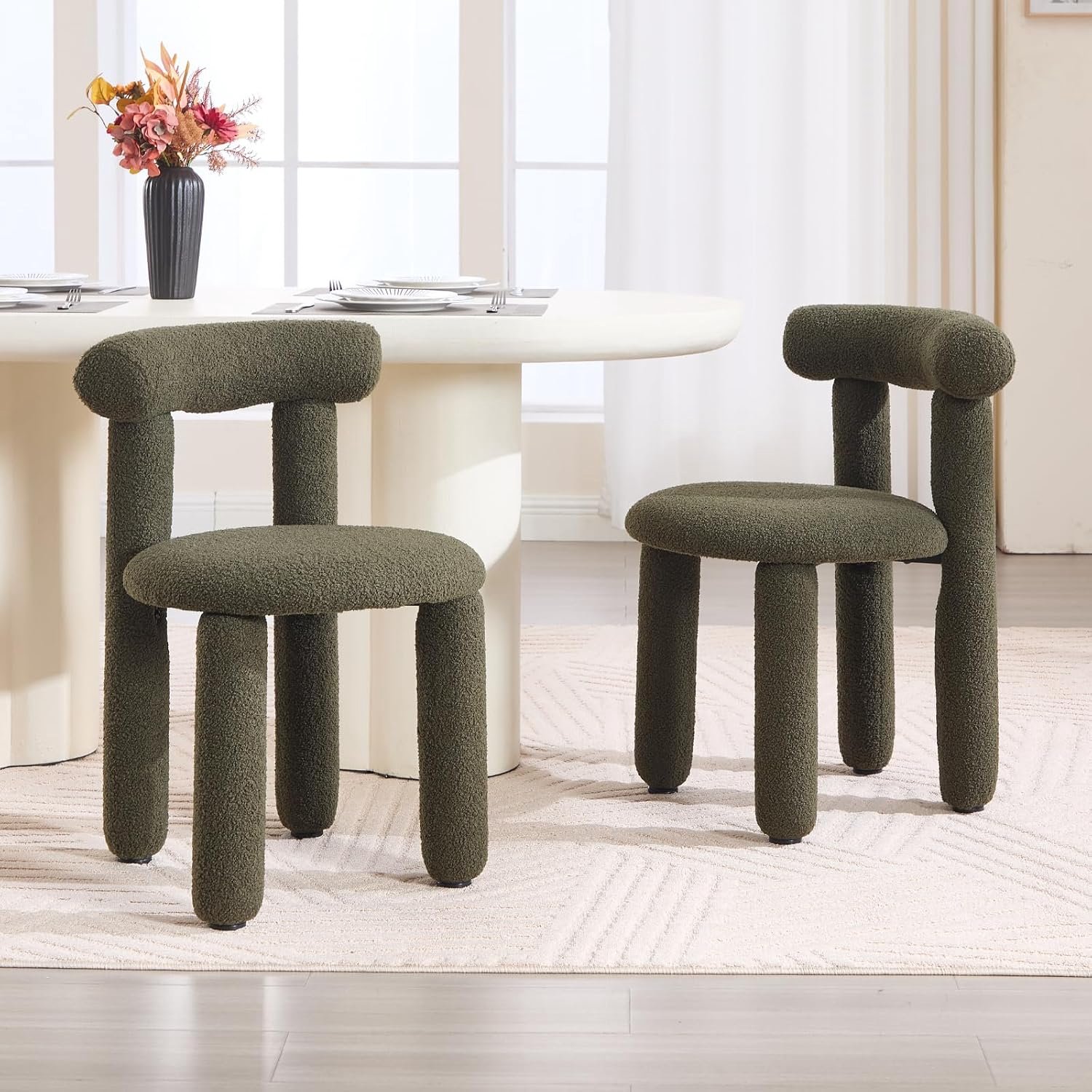 VelvetGlow Groene Eetkamerstoelen Set van 2 – Luxe Gestoffeerde Stoelen met Zachte Kunstbont Bekleding, Comfortabele Rugleuning, Metalen Frame, Moderne Designstoelen voor Eetkamer, Keuken en Woonkamer