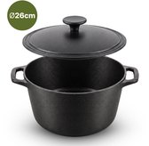 Zwarte gietijzeren braadpan van 26 cm met losstaand deksel.