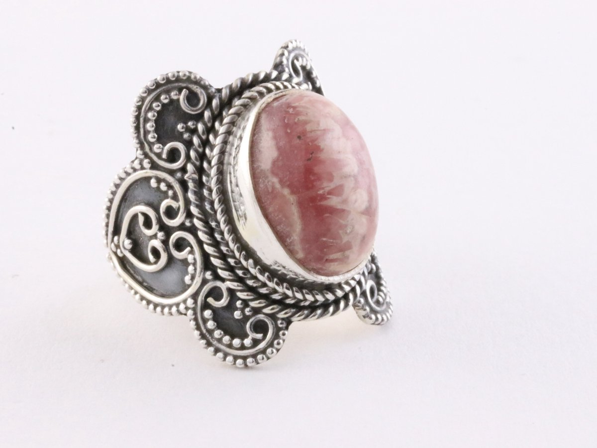Bewerkte zilveren ring met rhodochrosiet - maat 16.5