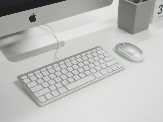 Macally UCASLIMKEYCA Compact bedraad USB-C en USB-A toetsenbord voor Apple Mac en iPad - Witte toetsen - U.S. Engels (QWERTY) layout — cadeau in Elektronica - foto 5