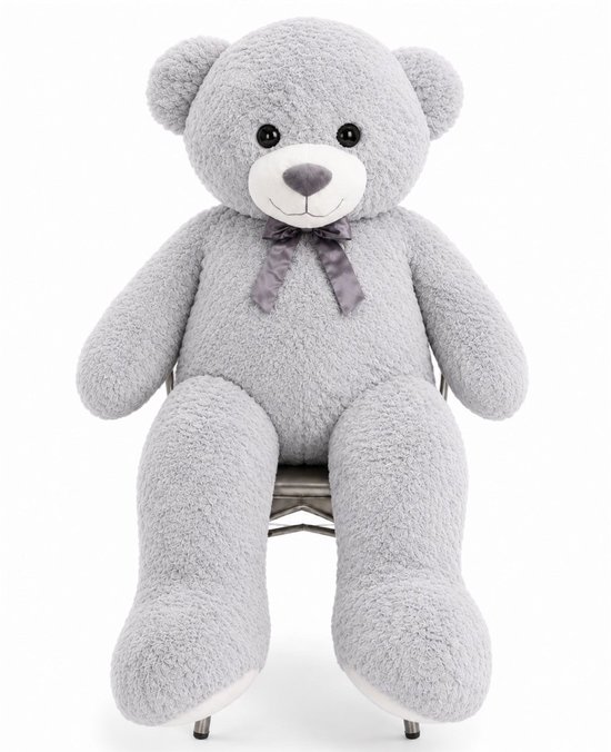 Grote grijze pluche teddybeer van 150 cm met een donkergrijze satijnen strik om de nek.