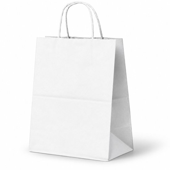 Kleine witte papieren tas met gedraaide handvatten en zijvouw op een witte achtergrond.