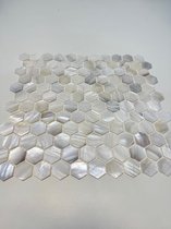 Mozaiëk Oyster Pearl Yellow hexagon 23mm - op matje 300x300x2mm - verkoop per stuk 0.09M2