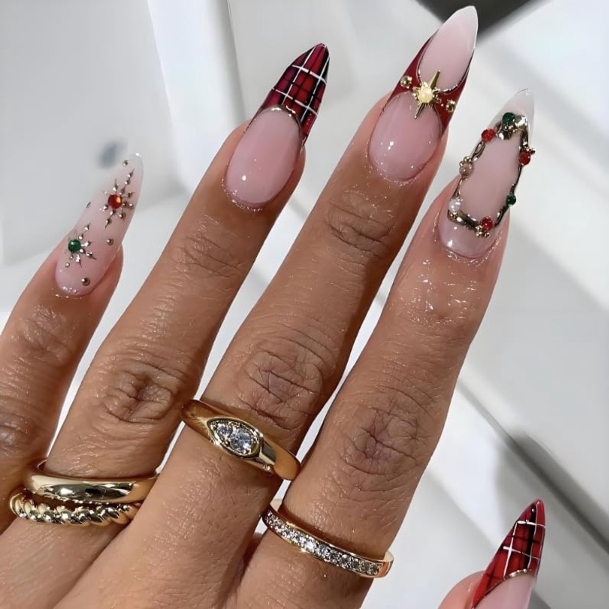 Rode amandel, Halloween, geruit, Franse 3D-ster, sneeuwvlok, design, Kerstmis, Nieuwjaar, press-on nagels, Kerstmis, rode gekleurde diamanten, winter, INS kunstnagels