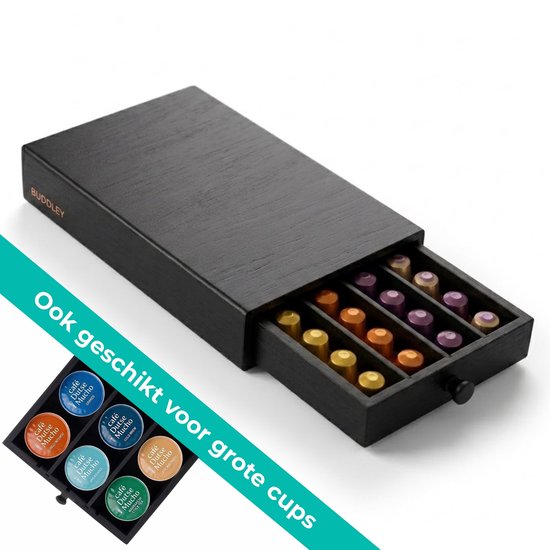 Zwarte houten lade met Buddley-logo, gevuld met diverse koffiecups.