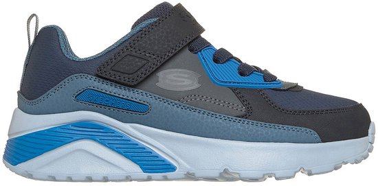 Blauwe sneaker met grijs en donkergrijs en klittenbandsluiting.