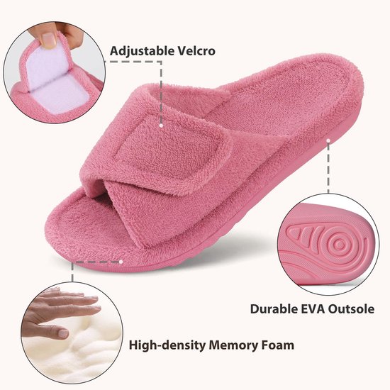 Roze badstof slipper met verstelbaar klittenband, traagschuim en een duurzame EVA-buitenzool.