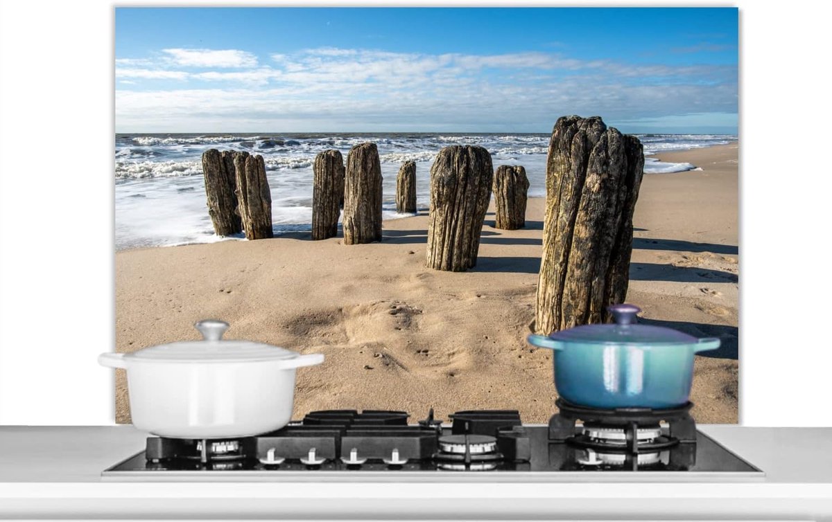 Spatscherm Keuken - 100x65 cm - Zand - Strand - Paal - Water - Zomer