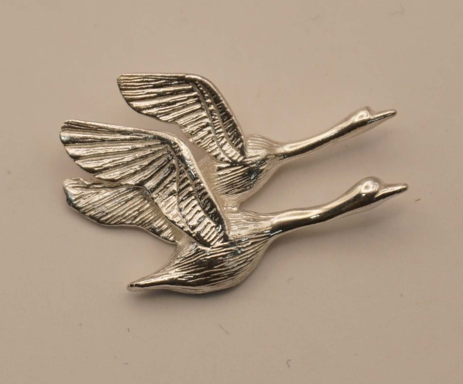 Sterling zilveren hanger ganzen - zilveren hangertje voor aan ketting wild dier - ganzen hanger gemaakt van 925 zilver - mooie zilveren hanger van een wilde ganzen