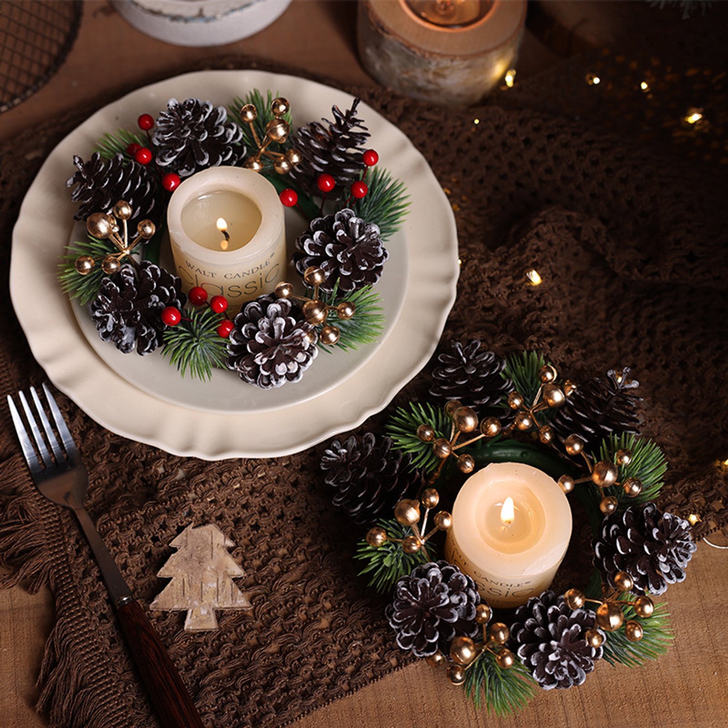 Kerstkrans - 2 stuks - kunstmatige krans - Kerstdecoratie - Bloemenkrans - Met kunstmatige rode bessen - Kersttafeldecoratie - decoratieve ring voor kaarsen, rustiek kersttafelstuk of versiering – foto 3