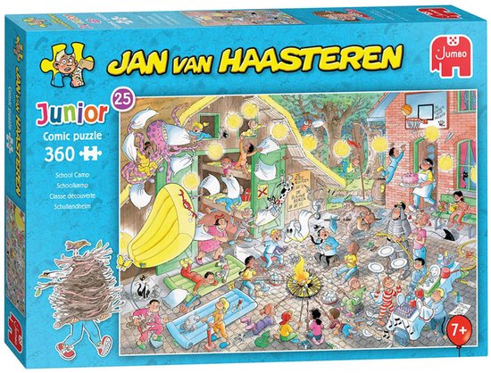 De doos van de Jan van Haasteren Junior 360-delige legpuzzel 'Schoolkamp', met kleurrijke illustraties van kinderen en dieren in een buitenomgeving.