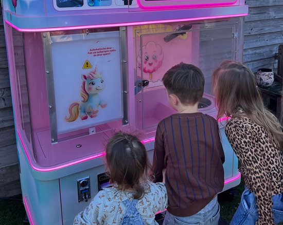 Suikerspinmachine Vending Business Verhuur Bedrijf - Volautomatische robot 6 kleuren en smaken - Geschikt voor vakantiepark, dierentuin en speelpark, Feesten, Partijen — afbeelding 2