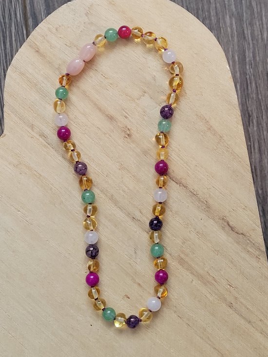 Barnsteen Kinderketting, Baltische amber, lemon, amethist, aventurijn, rozenkwarts, jade, roze draaisluiting, 31cm, babyketting, peuterketting, kraamcadeau, handgemaakt, barokkraaltjes, lichtgewicht — afbeelding 3
