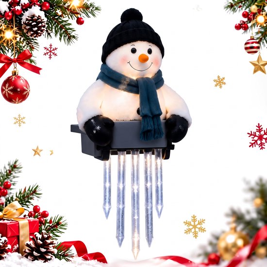 Bonhomme de neige lumineux avec écharpe bleue et cinq glaçons suspendus, entouré de décorations de Noël.