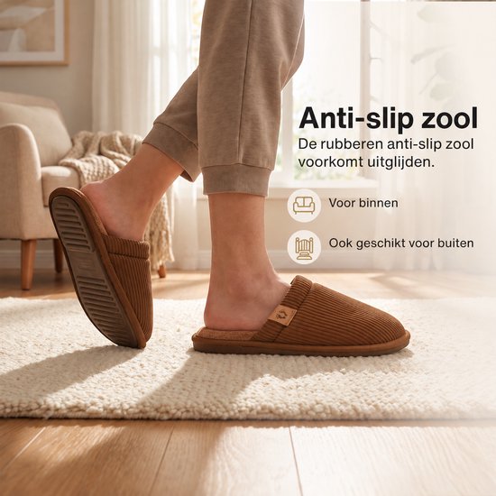 Bruine corduroy pantoffels met rubberen anti-slip zool voor binnen en buiten.