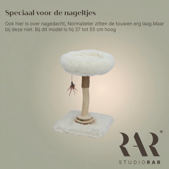 Houten krabpaal met verhoogd sisal krabgedeelte van 37 tot 55 cm en wit pluche ligbed.