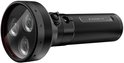 Zwarte Ledlenser P18R zaklamp met een brede kop en drie duidelijke lensopeningen aan de voorzijde.