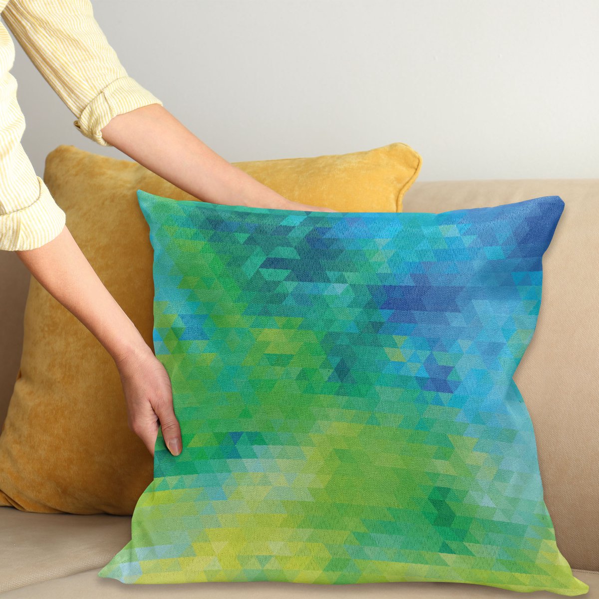 ABAKUHAUS Groen en Blauw Sierkussenhoes, Geometrisch Abstract Patroon met Triangles Ombre Geïnspireerd, Decoratieve Vierkante Sierkussenhoes, 60 x 60 cm, Lime Groen