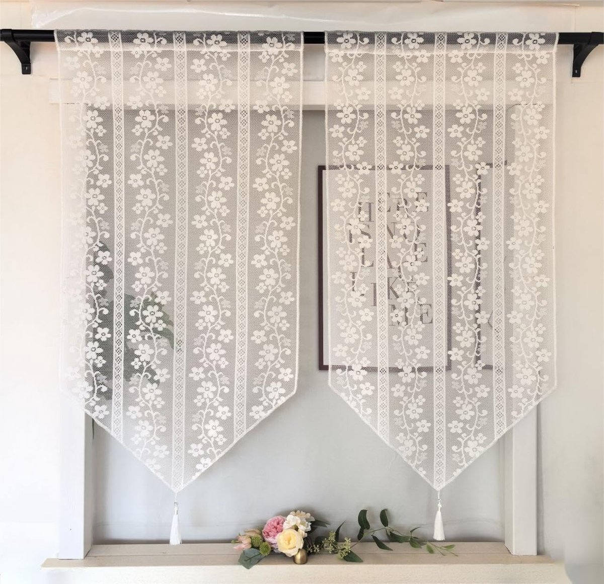 Panneaux met kwastjes, vitrage, kort gordijn met borduurwerk, bloemenmotief, bistrogordijnen met trekkoord, 2 stuks, HxB 150 x 60 cm, bloemen