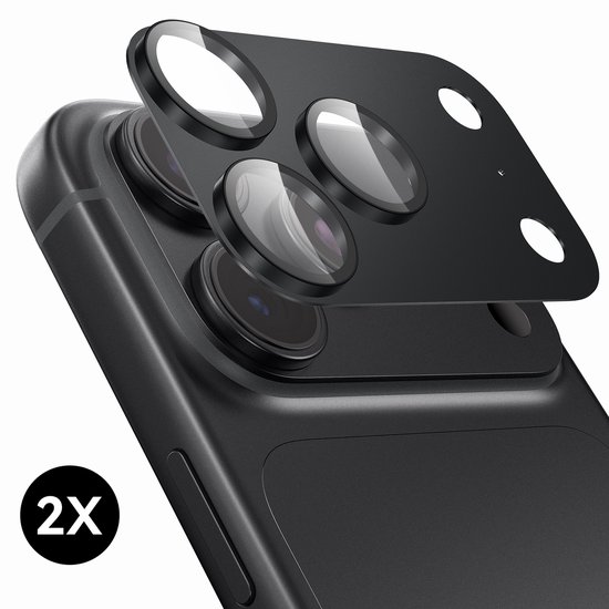 Zwarte cameralens protector met 3 lenzen, passend op een iPhone.