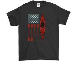 Kayak Shirt – Amerikaanse Vlag met Kajak en Peddels – Watersport Outfit – Unisex T-Shirt voor Dames & Heren – Sport Cadeau