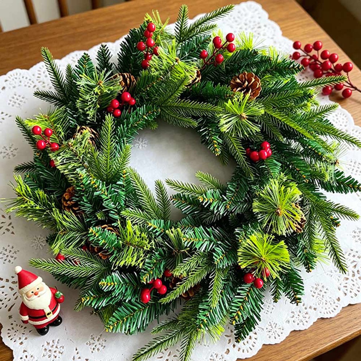 Meedeer Kerstkransen met Decoraties & LED verlichting(40cm)-Kerstkrans-Groen-Met 8 verlichtingsmodi-Met rode vrucht-PE+PVC-materiaal-Deurkransen kerstversiering- Kerstdecoratie - Kerstmis – foto 8