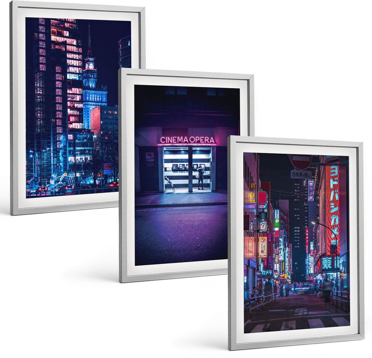 Coloray 3-Delige Schilderij Set - Nachtstad Met Neonlichten En Bioscoopingang - 40 x 60 cm - Muurdecoratie - Schilderijen Set - Woonkamer - Woonkamer Decoratie