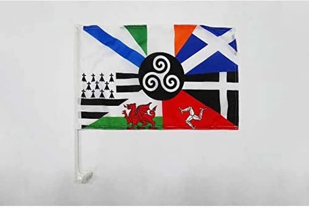 Autovlag Keltisch multi 45x30 cm Mesh Polyester Zuignap | Buitengebruik autovlag gestikte weerbestendige afwerking met kunststof stok