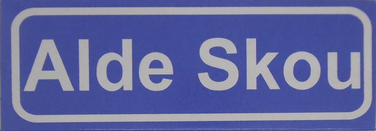 Souv© - koelkast magneet - plaatsnaam bord - kombord - souvenir - koelkastmagneetje - relatiegeschenk Alde Skou
