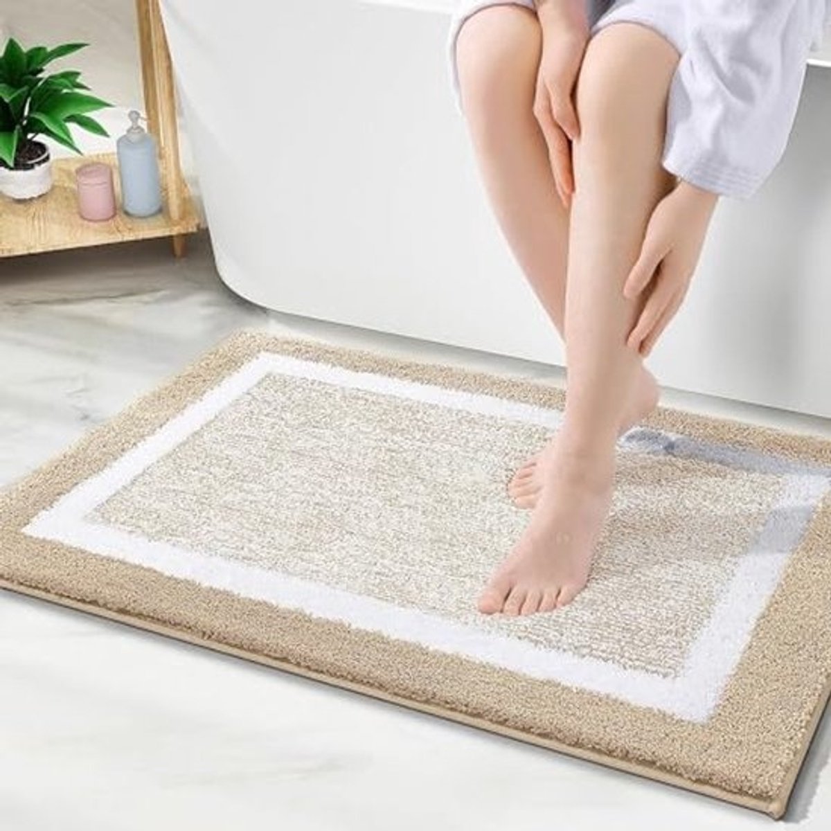 Antislip Microvezel Badmat - Zacht en Absorberend, Machinewasbaar, Sneldrogend - 50 x 75 cm - Beige