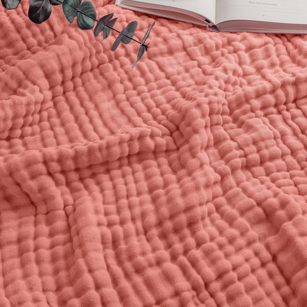 Deken 150 x 200 cm, mousseline deken voor volwassenen, zomer, zachte en ademende katoenen deken, knuffeldeken, katoen, lichte sprei voor bed, bank en bank (rozenrood)