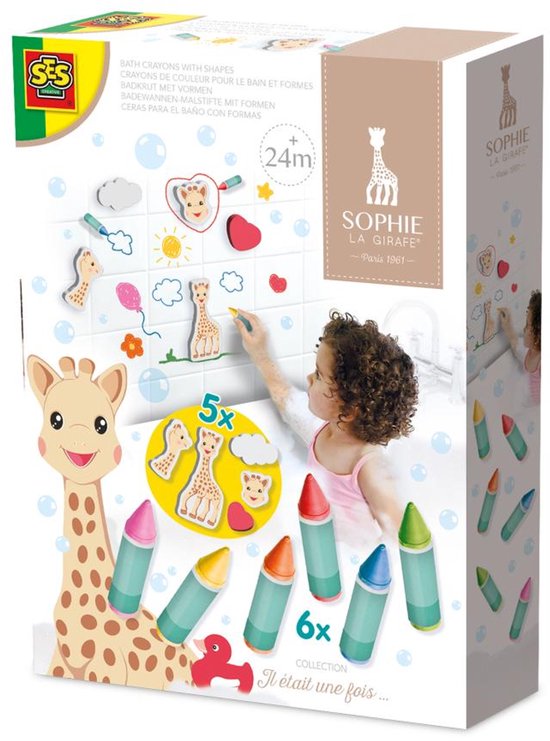 Verpakking met SES bath crayons met vormen. Een jong kind tekent met krijtjes op de badkuip. Inclusief Sophie de Giraf en foam figuren.