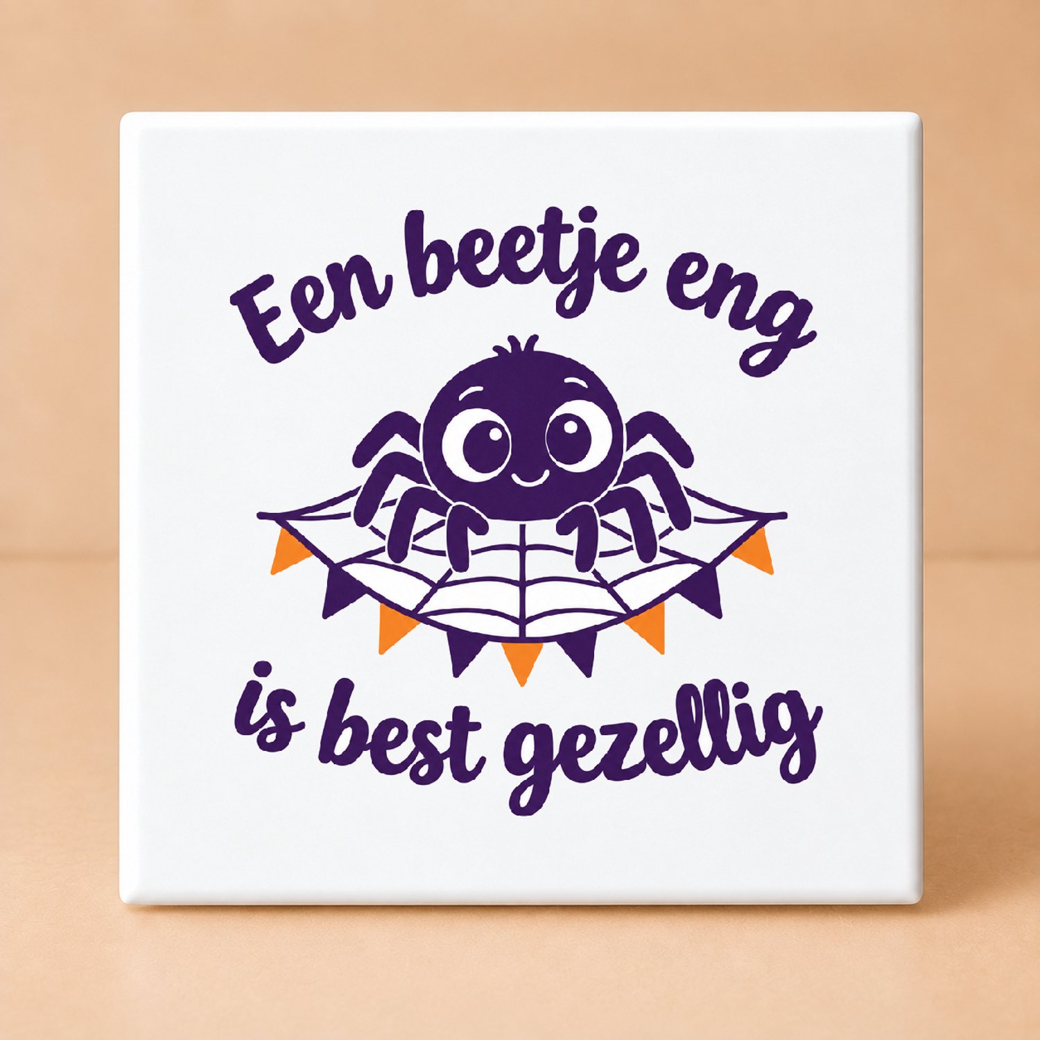 Bedruk King Minimalistische Halloween Tegel – Strakke voordeurtekst voor sfeervolle en gezellige decoratie - 15 x 15 cm Wit