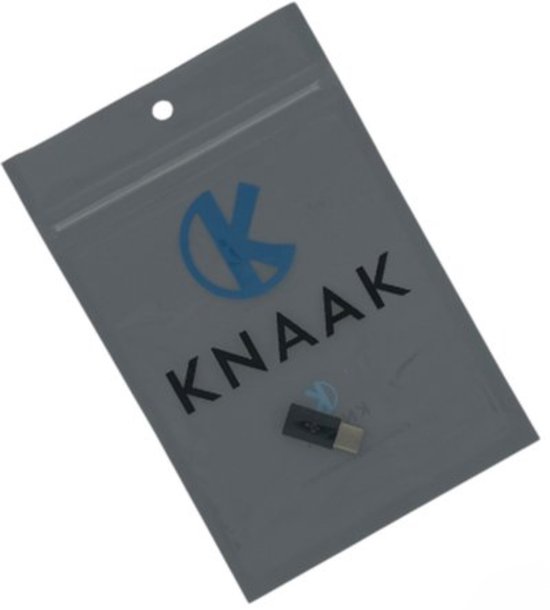 KNAAK USB-C adapter in een grijs, hersluitbaar plastic zakje met logo.