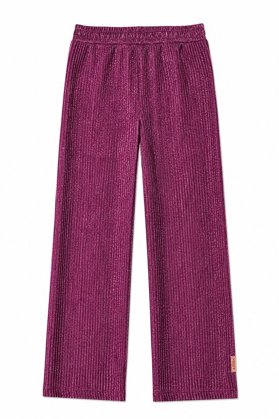 Roze glinsterende meisjesbroek met plooien en wijde pijpen. Een label met 'B.Nosy' is zichtbaar op de zoom.