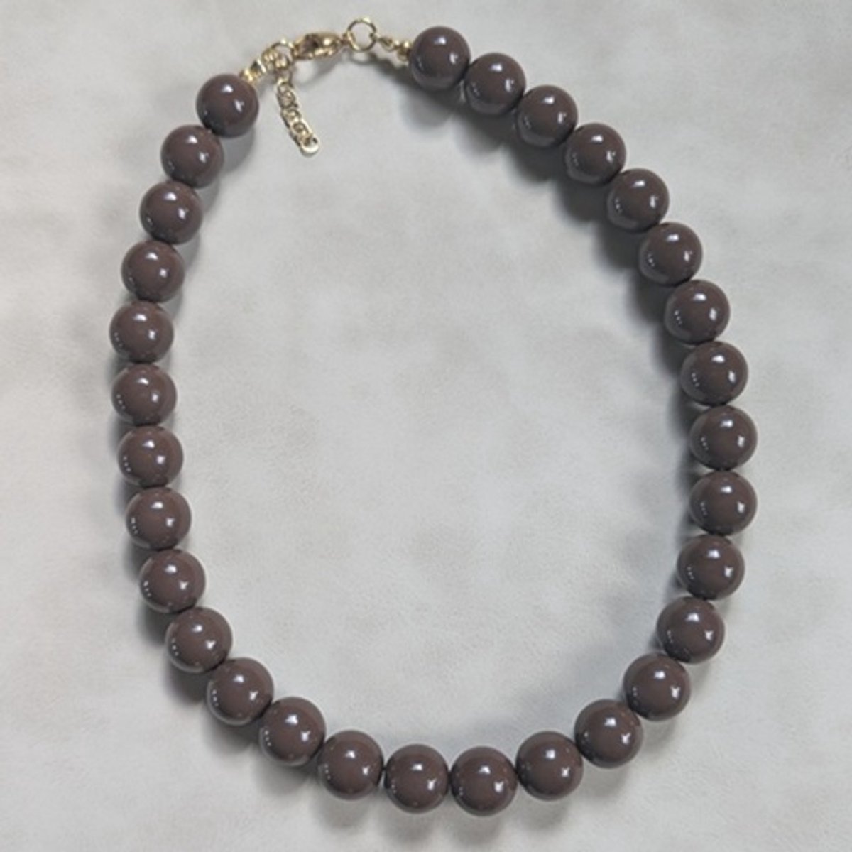 SWAN - halsketting - kralenketting - statement ketting - necklace - Pilion - grote kralen - acryl - 14mm - donkerbruin - chocolade bruin - big beads