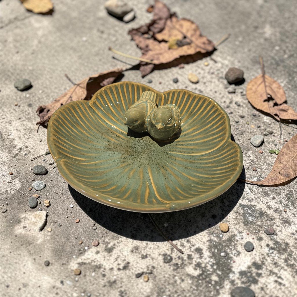 Vogel Voeder- en Drinkschaal Sammie Groen – Keramisch Vogelbad met Vogeltjes – Voederschaal voor Tuinvogels – Tuindecoratie voor Tuin, Balkon en Terras – 20 x 20 x 6 cm
