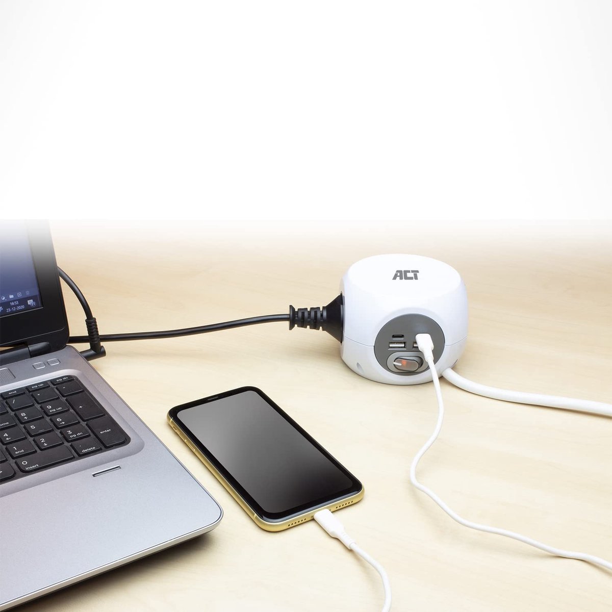 SnelShoppen - Stekkerdoos met USB-C en USB-A Poorten, 3 Stopcontacten, Schakelaar, Kubusvormige Stekkerblok, 1,5m Kabellengte, Inclusief Kleefsticker