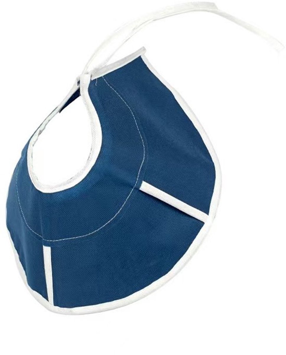 De verstelbare halsband in maat S is geschikt voor katten en honden die herstellen van een operatie. De zachte, kegelvormige halsband maakt het gemakkelijk om hun vacht te verzorgen en voorkomt dat ze bijten en likken.