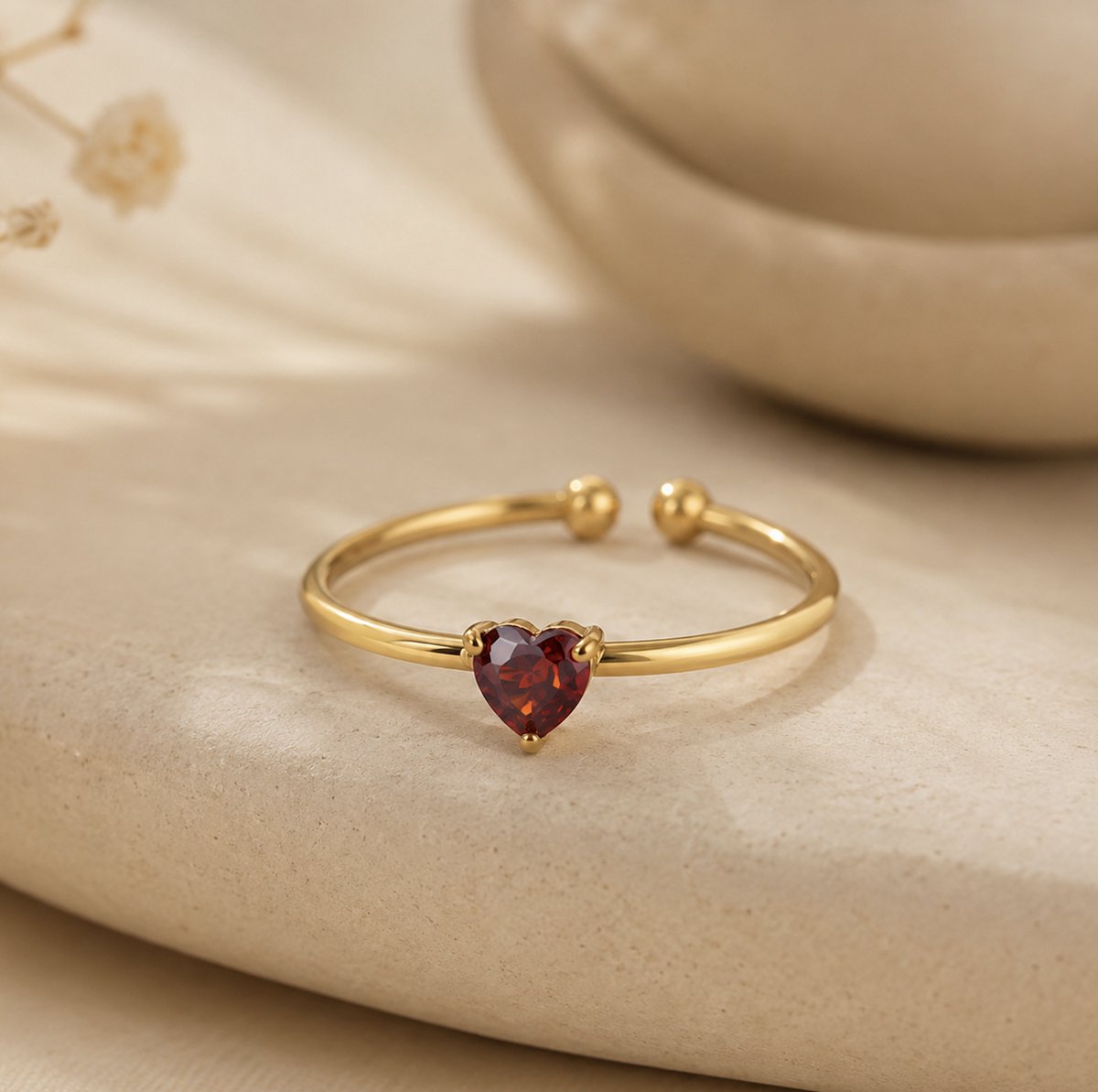 Maevi® Geboortesteen Ring - Maand: Januari - Geboortesteen / Geboorte Cadeau - Kraamcadeau - Ring / Sieraad - Geboortesteen / Birthstone - Hoge Kwaliteit - Roestvrijstaal / RVS / Stainless Steel - Verkleurt Niet - Incl. Luxe Verpakking / Verstelbaar